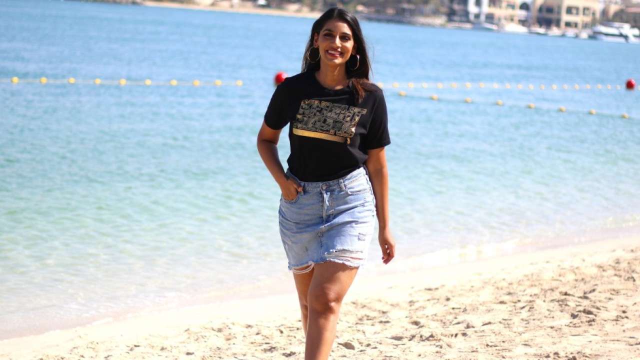 Jasprit Bumrah Set To Marry Tv Presenter Sanjana Mumbai Knight Riders Trends On Twitter She has hosted several programs for the channel including 'match point' and 'cheeky singles' which ran alongside the icc cricket world cup 2019. jasprit bumrah set to marry tv
