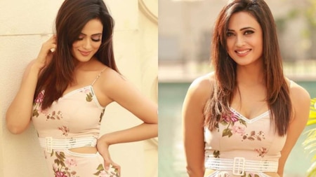 Shweta Tiwari flaunts her curves in floral dress