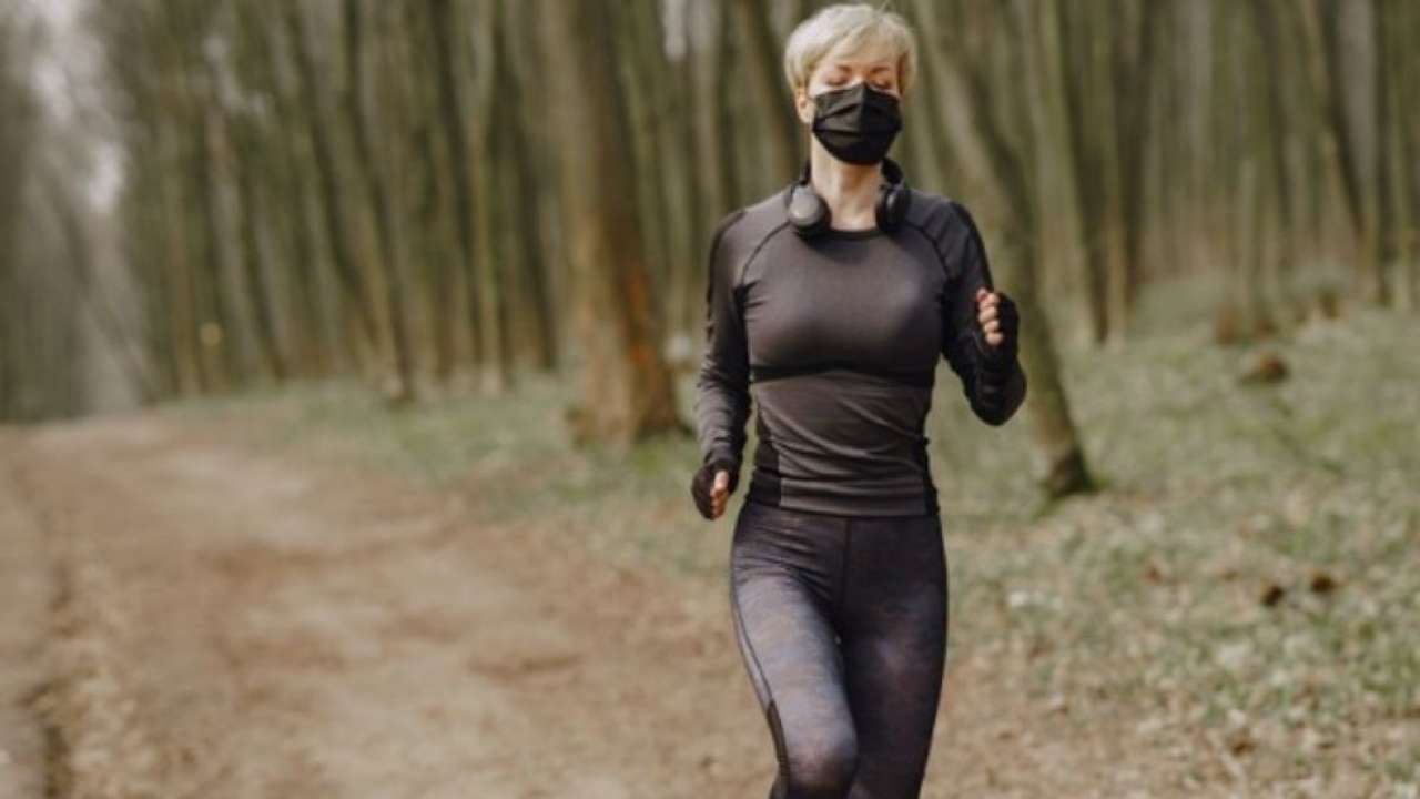Safe to wear face mask during exercise, new study finds Safe to wear face mask during exercise, new study finds