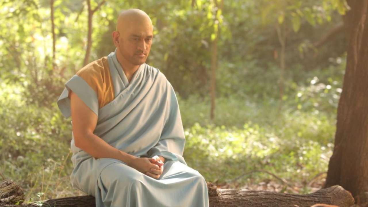 MS Dhoni gone bald? New photo of CSK skipper leaves fans confused ahead of IPL 2021