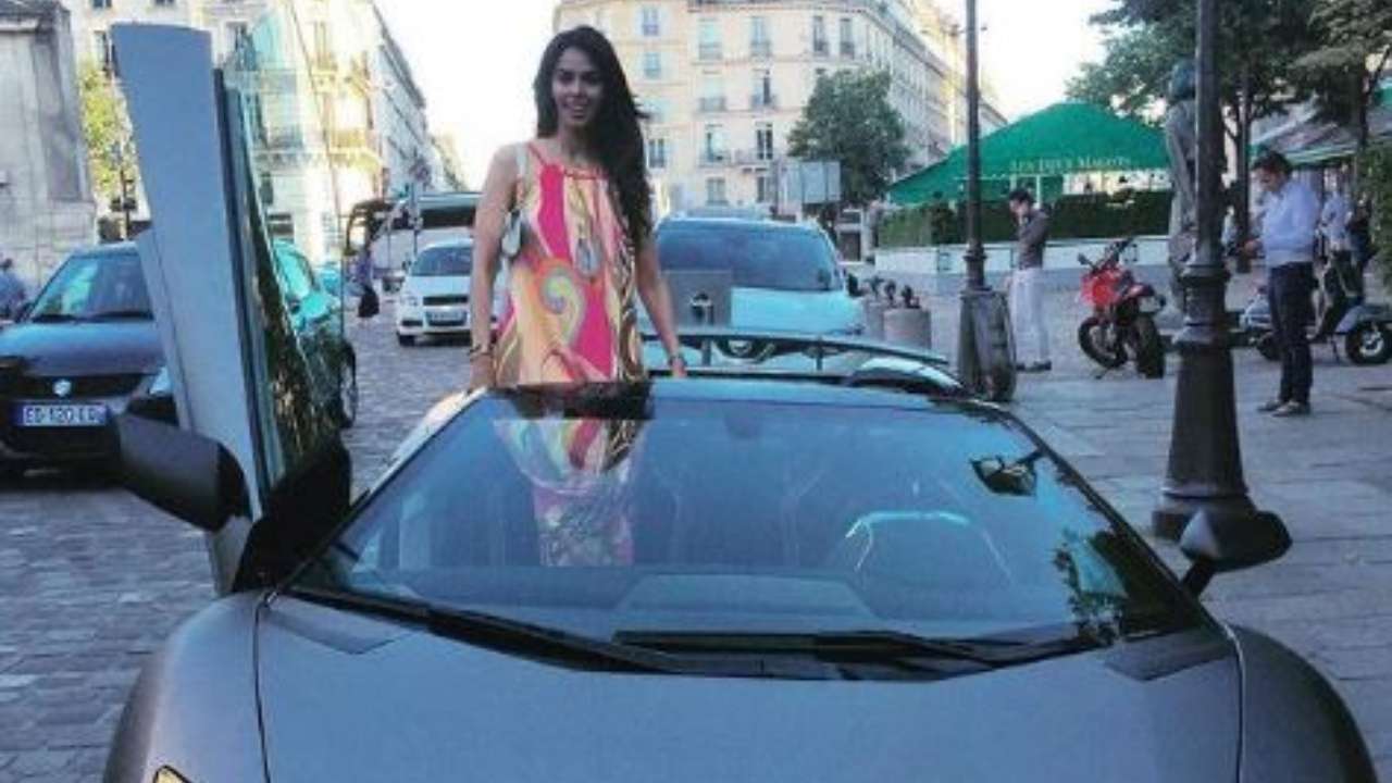 Mallika Sherawat: Lamborghini Aventador SV