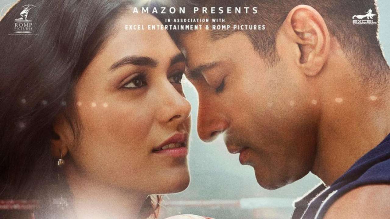 Farhan Akhtar and Mrunal Thakur