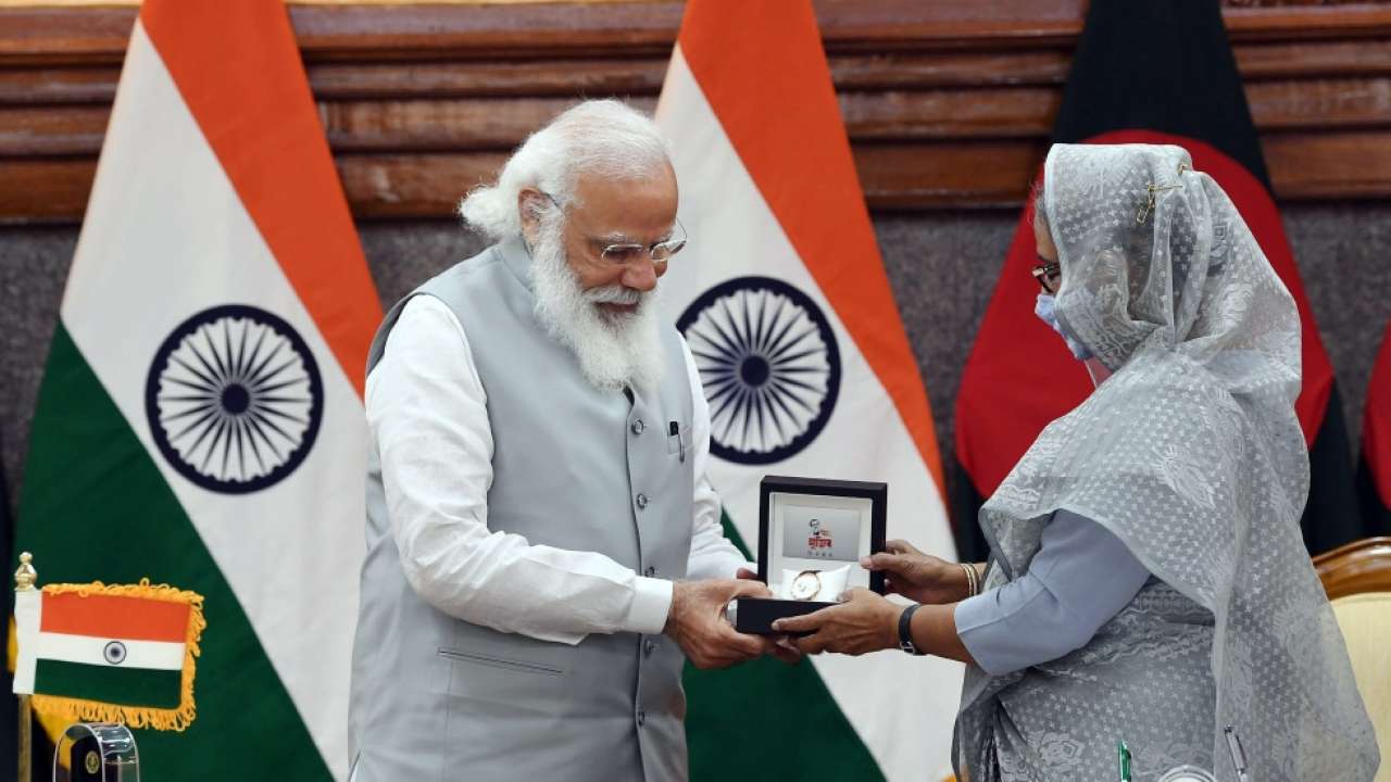 Prime Minister Narendra Modi with the Prime Minister of Bangladesh Sheikh Hasina