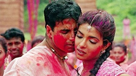 Akshay Kumar and Priyanka Chopra's 'Do Me A Favour Let's Play Holi'