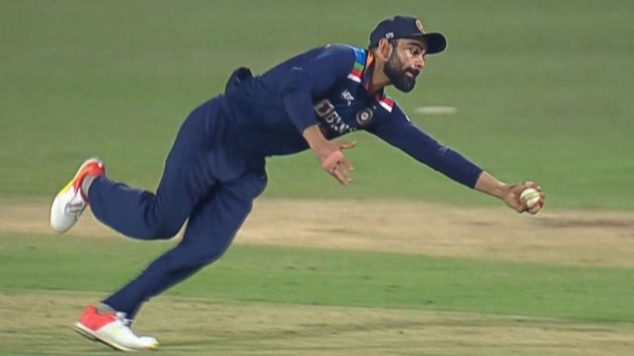 Virat Kohli takes a one-hand stunner