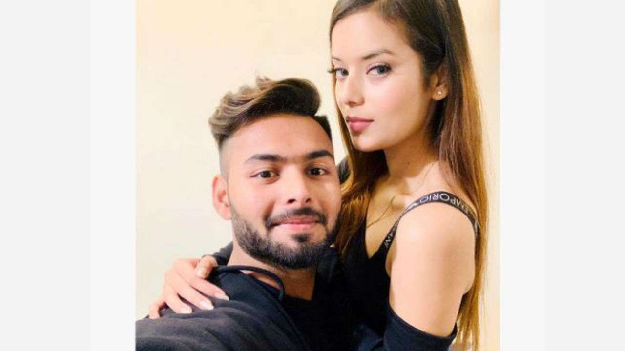 Isha Negi's love for Rishabh Pant