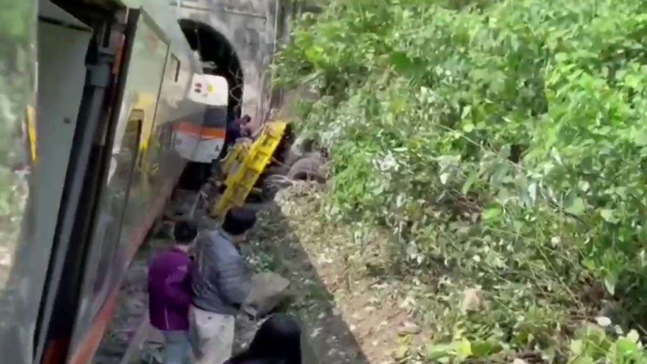 Taiwan Express train mishap