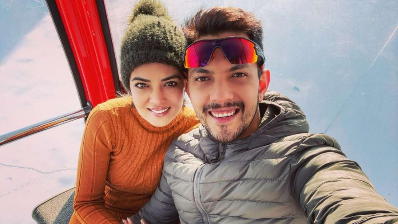 Aditya Narayan and his wife Shweta Agarwal