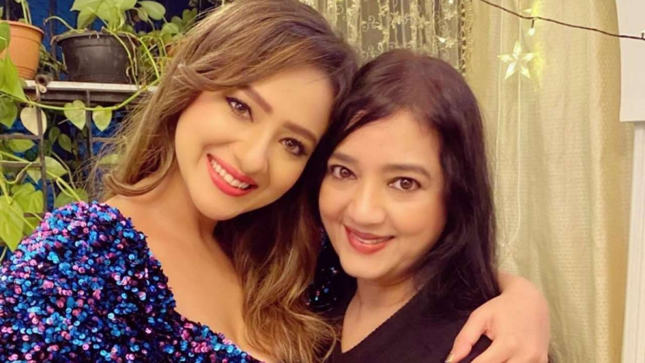 Viral: Mithun Chakraborty's daughter-in-law Madalsa Sharma dances with mom Sheela on popular Justin Timberlake song