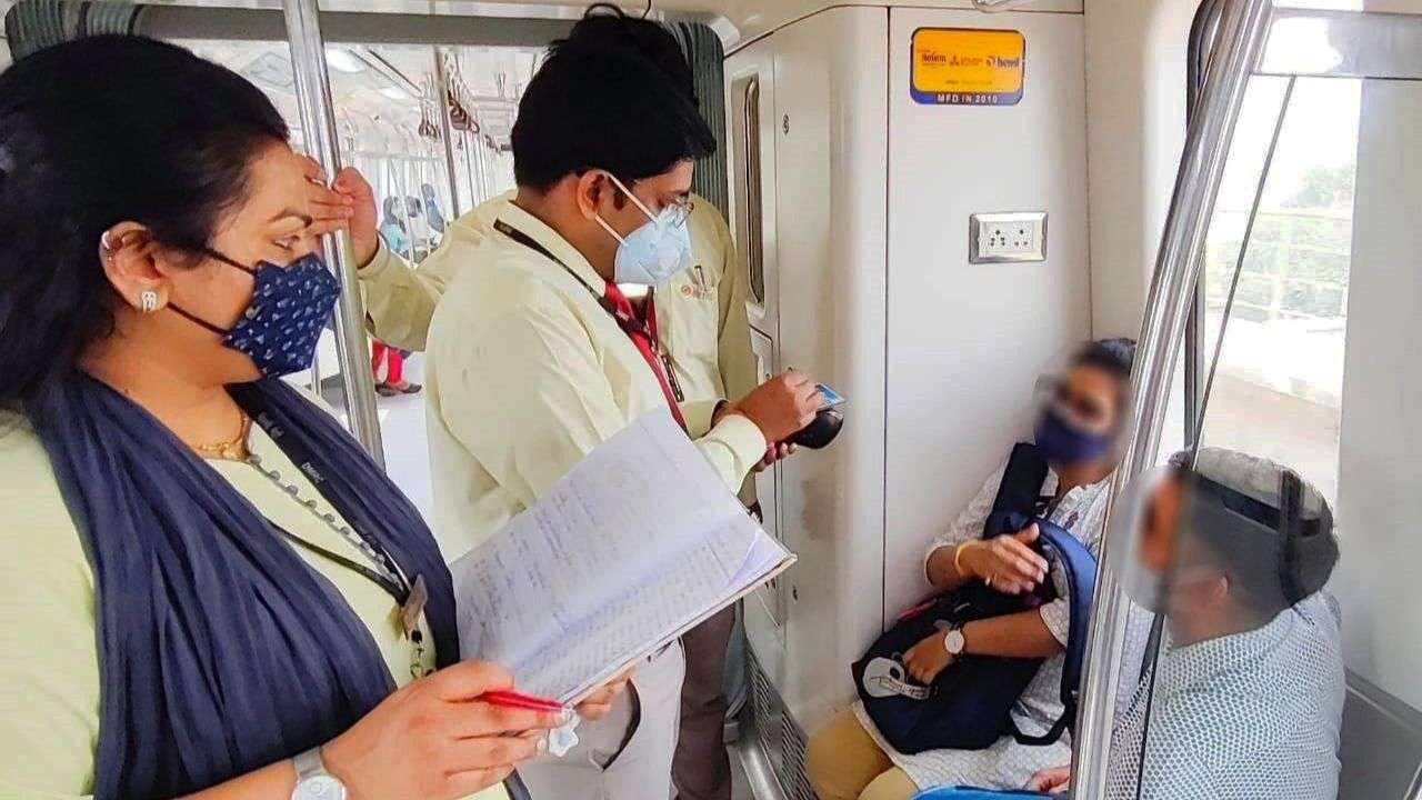 COVID-19: Delhi Metro penalises 648 commuters for violating protocols - Vimarsana News