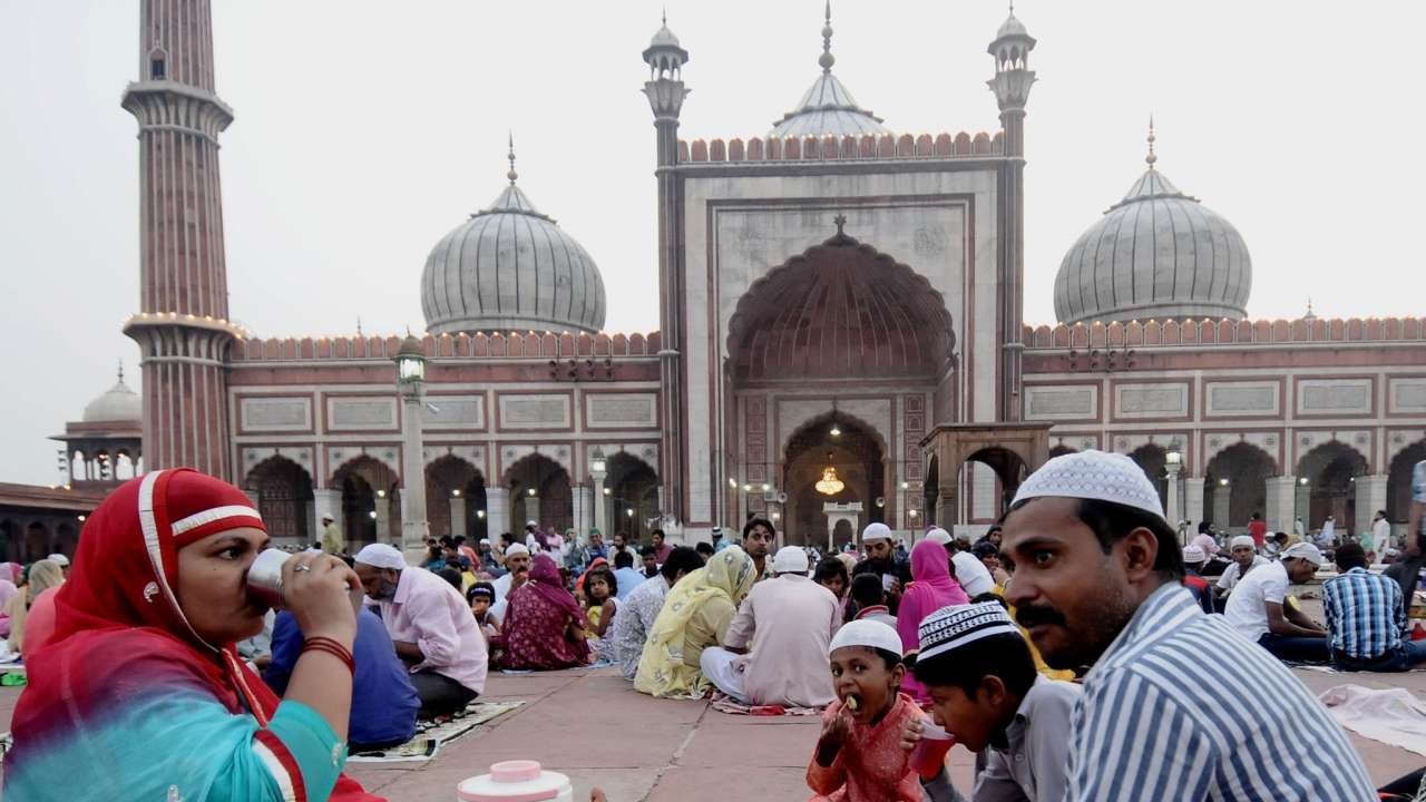 In Pics Ramadan 2021 Date Sehri And Iftar Timings In India