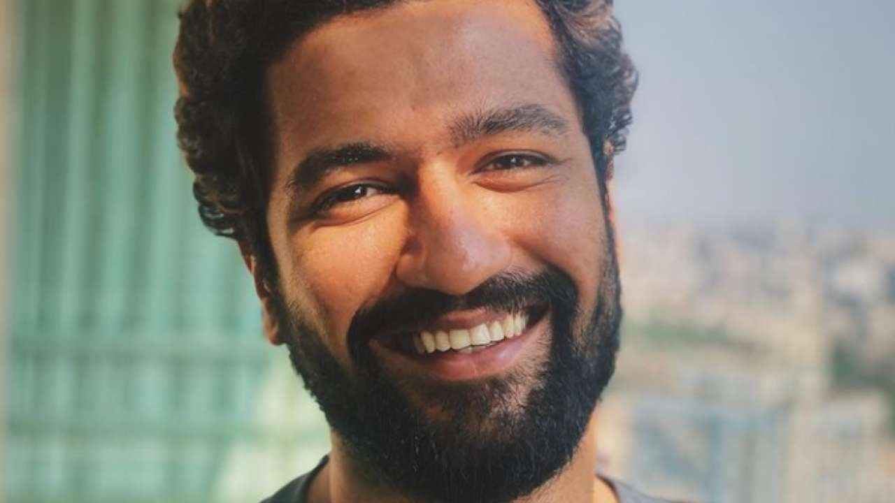 Vicky Kaushal tests negative for COVID-19, thanks fans for 'lovely ...