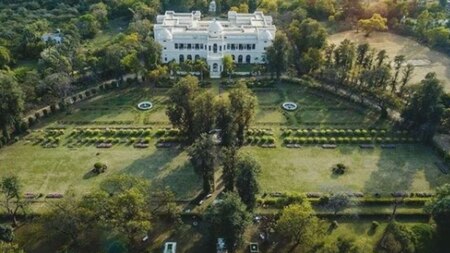 Saif Ali Khan-Kareena Kapoor Khan's Pataudi Palace gardens