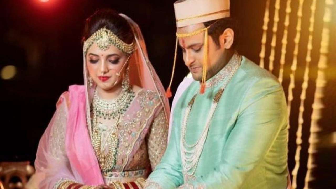 Viral video: Newlyweds Sugandha Mishra-Sanket Bhosale take over the  internet with funny 'shaadi ke baad' moments