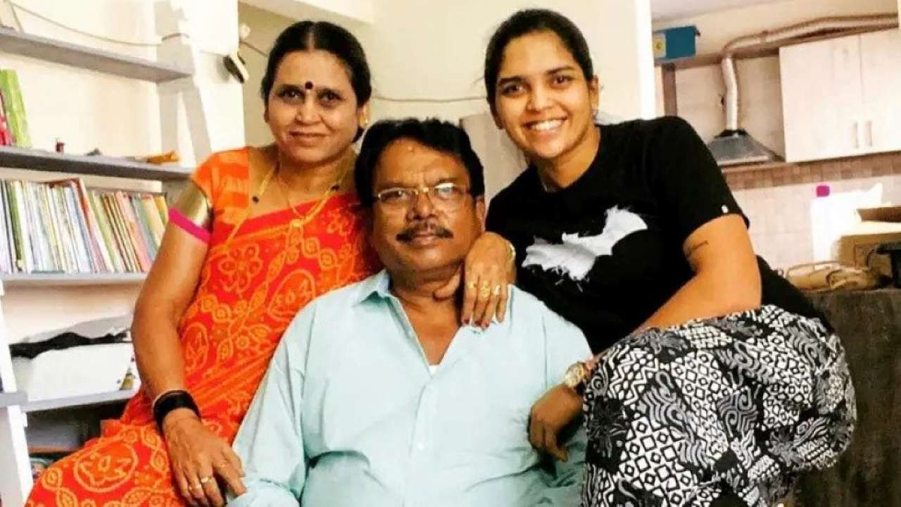 Two weeks after her mother passed away, India cricketer Veda ...