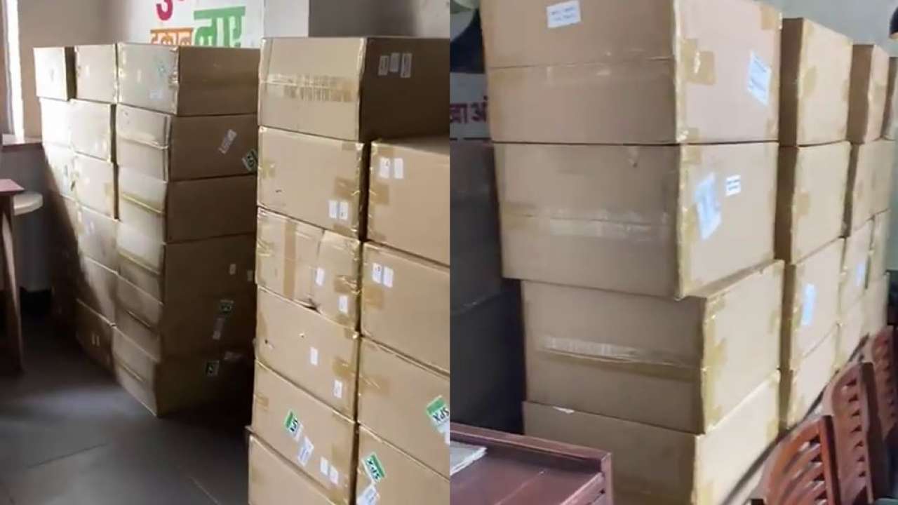 Watch: 96 oxygen concentrators recovered from South Delhi's Khan Chacha Restaurant - Vimarsana News