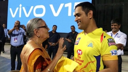 Young or old, everybody loves MS Dhoni