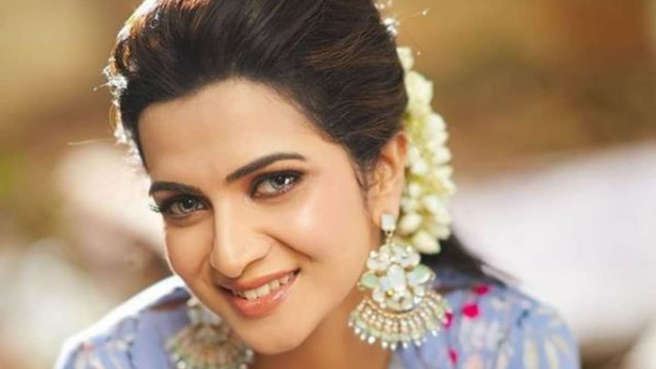 Dhivyadharshini