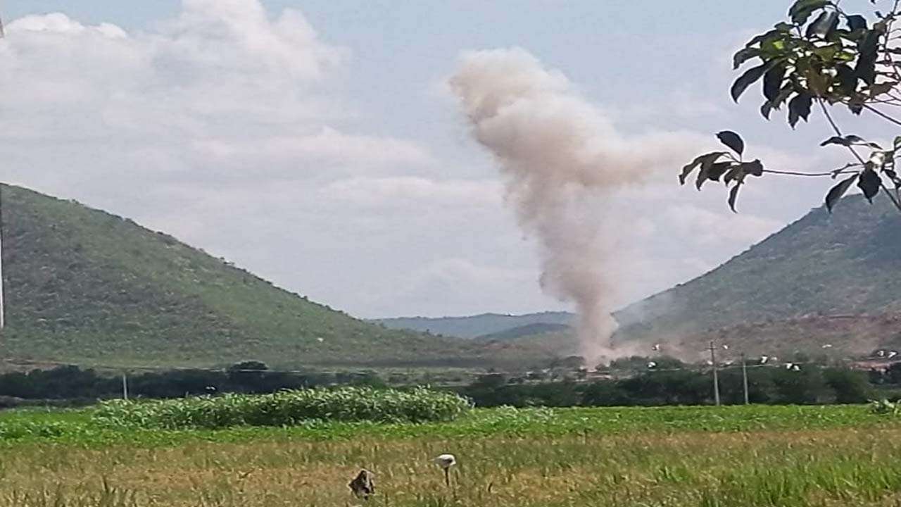 Limestone mine explosion in Andhra Pradesh