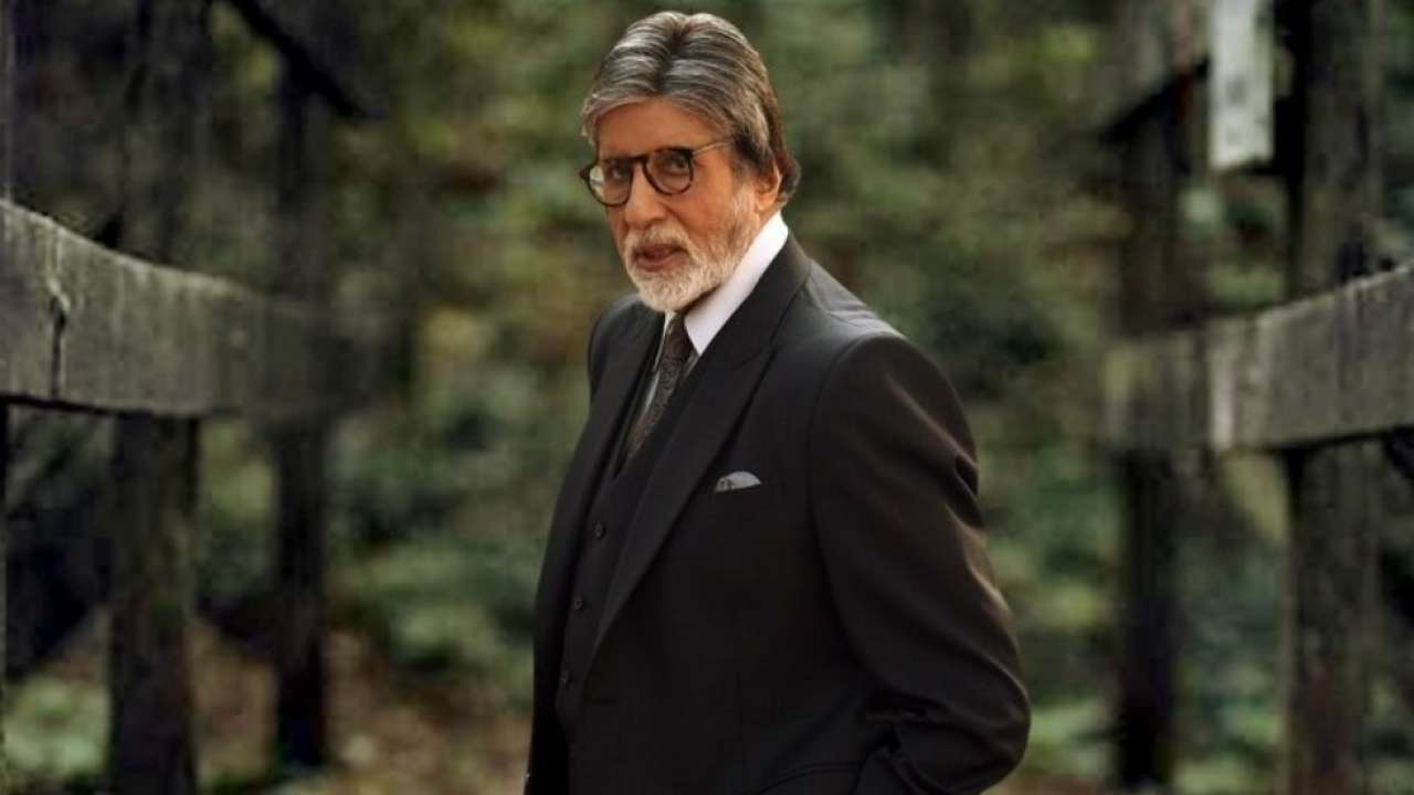 Amitabh Bachchan provided set up beds and provided oxygen concentrators in Delhi at a Gurudwara