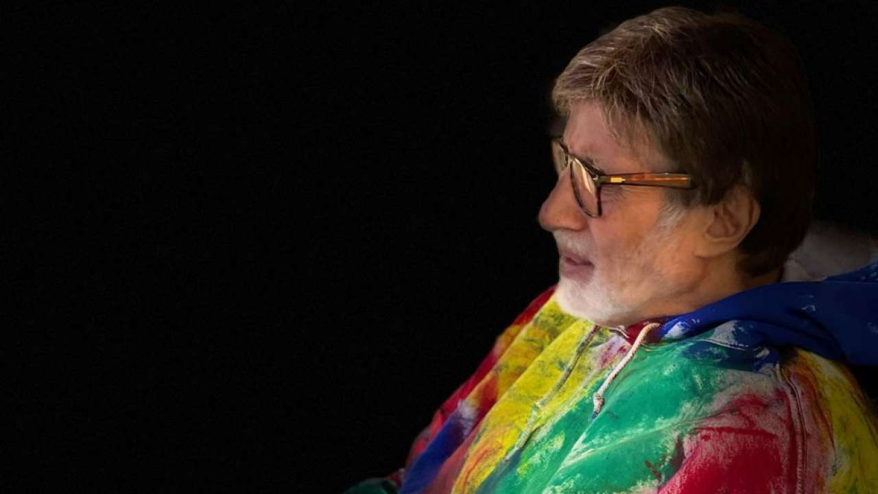 Amitabh Bachchan feeding 1000 people living in slums of Mumbai