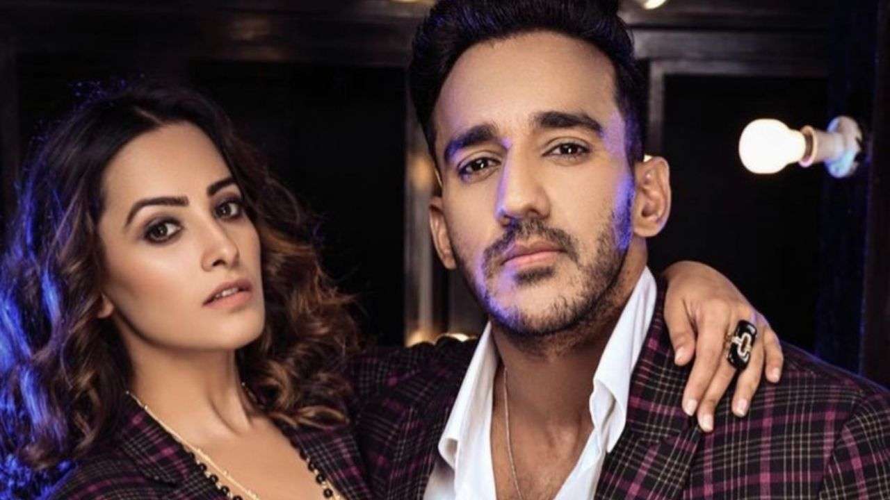 Watch: Anita Hassanandani slaps husband Rohit Reddy in prank video, latter warns of 'payback'