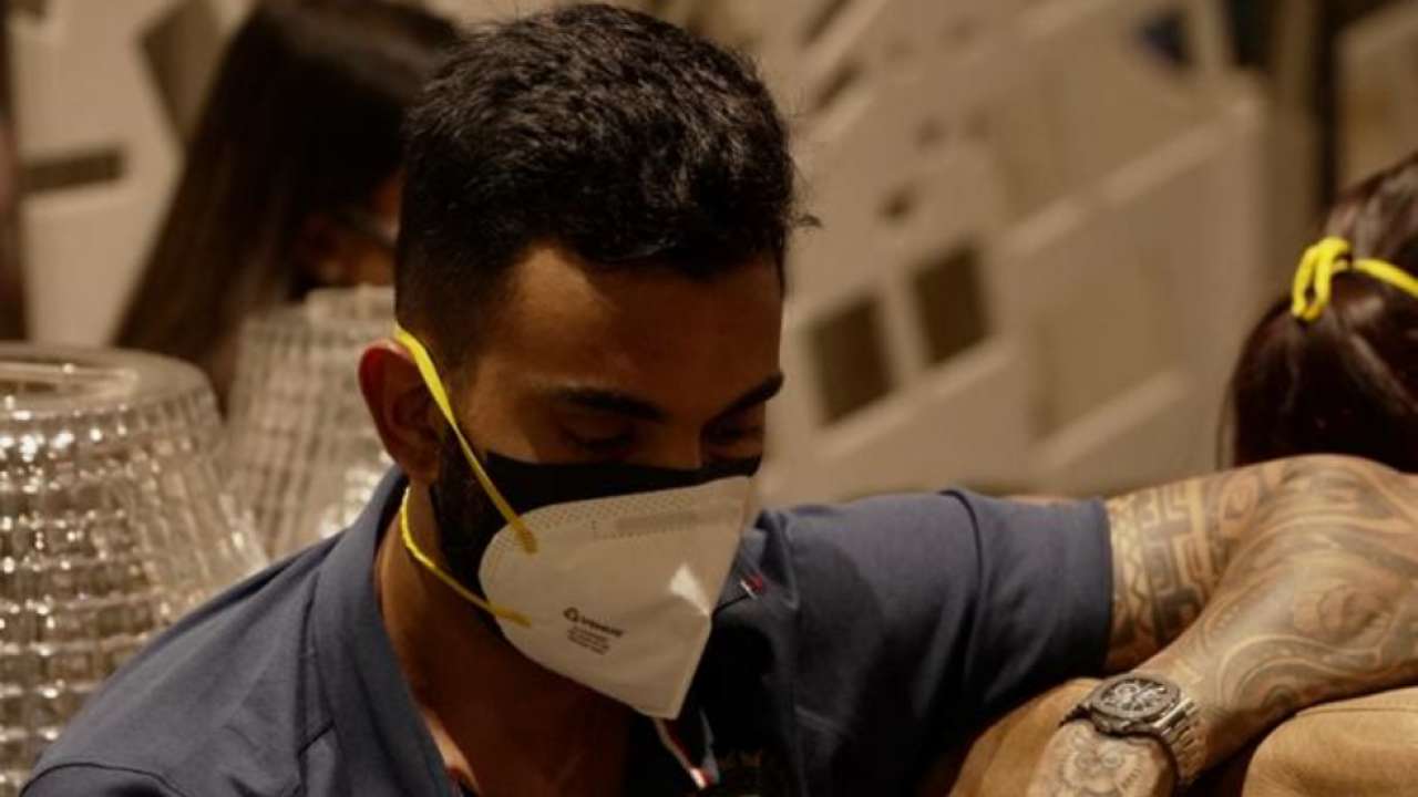 KL Rahul clicked at Mumbai airport