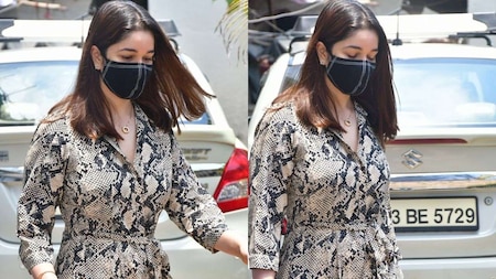 Sara Tendulkar wore a cute little pendant for her outing