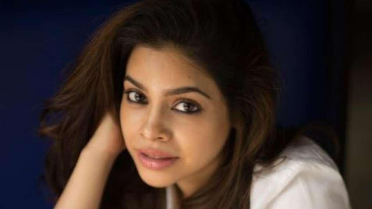 Sumona Chakravarti