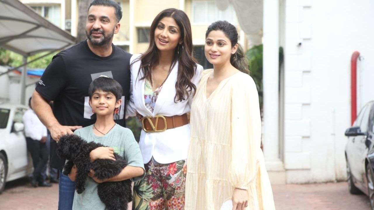 Shilpa Shetty Kundra clicked with her family