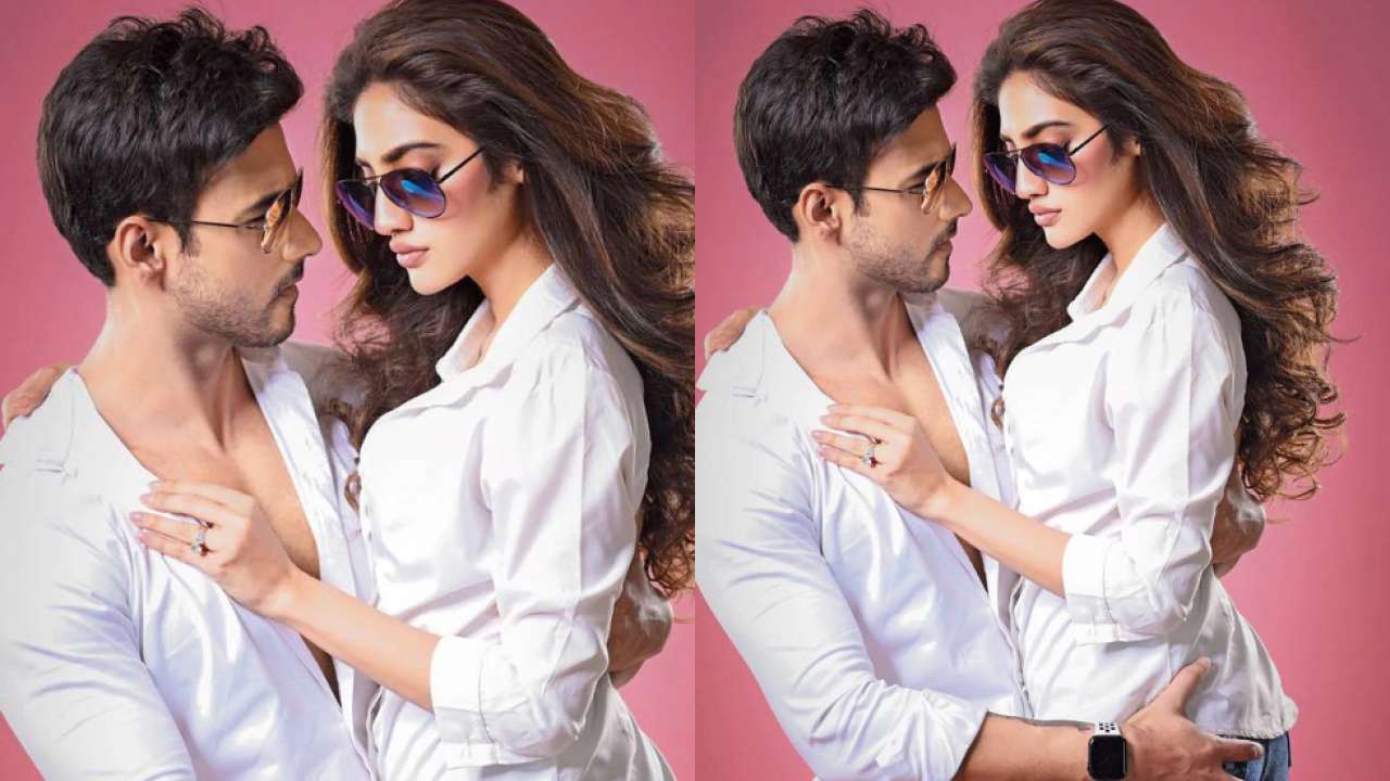 Nusrat Jahan S X X Video - TMC MP Nusrat Jahan's romantic photos with Yash Dasgupta go VIRAL - Check  out here