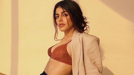 Alaya F flaunts her flaunting her perfectly in-shape abs and body