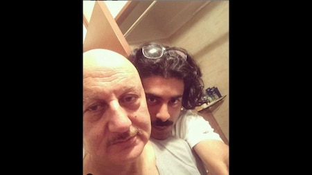 Sikander Kher wishes his dad on Father's Day 2021