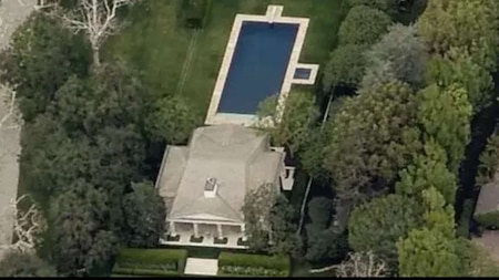 Jeff Bezos' home - Swimming pool, tennis court and manicured gardens