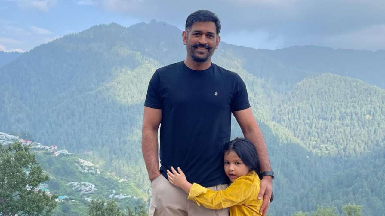 MS Dhoni with daughter Ziva