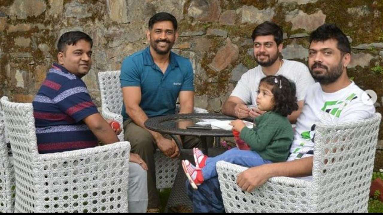 Mahendra Singh Dhoni - Himachal vacation villa