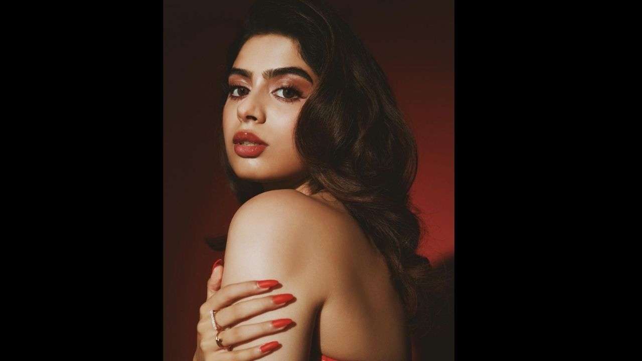 Khushi Kapoor looks HOT in sexy red swimsuit teamed with pants, burns up  the Internet with VIRAL photos