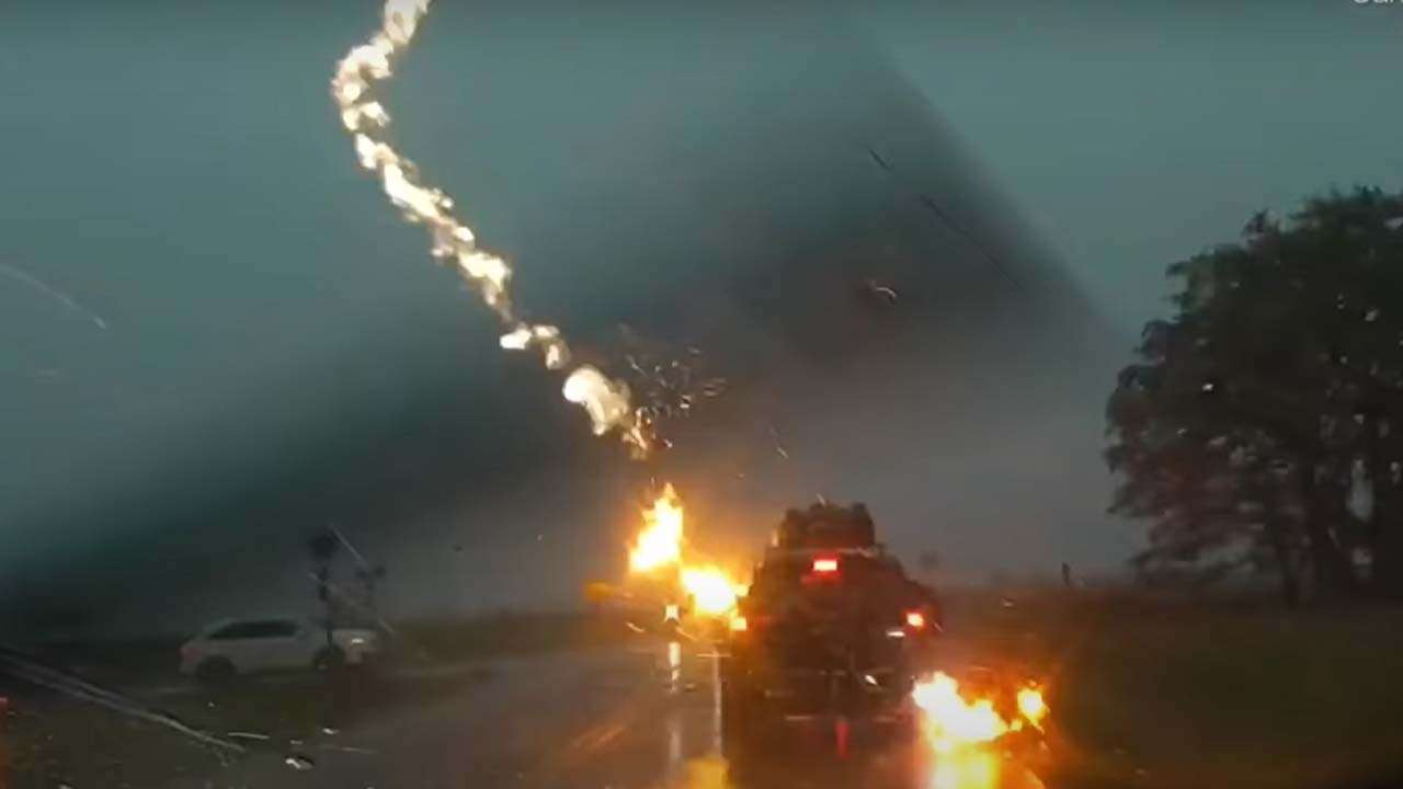 Viral Video: Lightning strikes car on highway in Kansas, moment caught on  camera