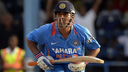 Dhoni's 45* against Sri Lanka in the tri-series final