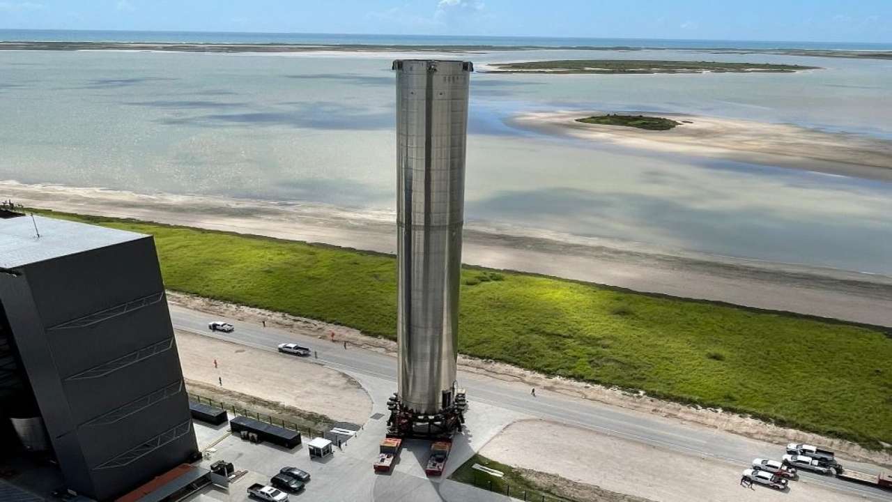 Reusable Super Heavy booster will land back