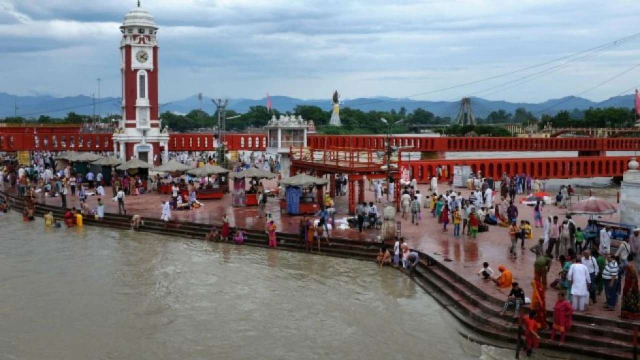 Tourists thrashed for smoking hookah at HarkiPauri Ghat in Haridwar
