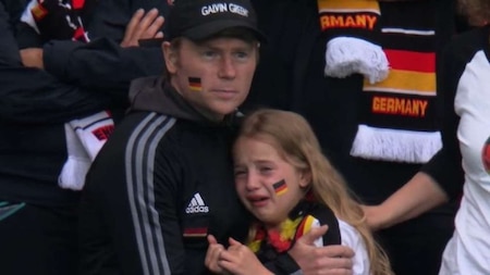 German small fan crying