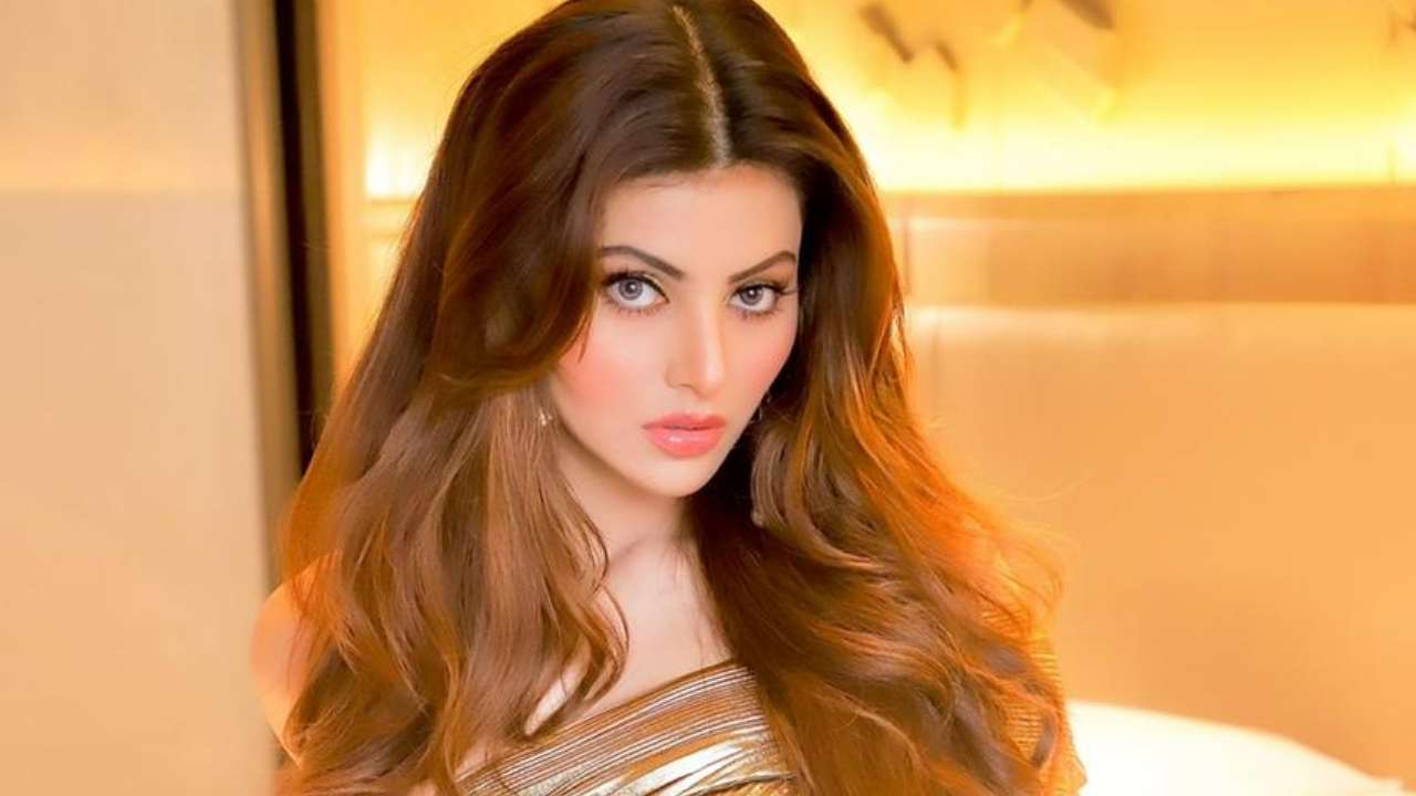 Urvashi Rautela Dazzles In Steamy Gown Wins Hearts Of Her Fans With Bold And Sexy Look