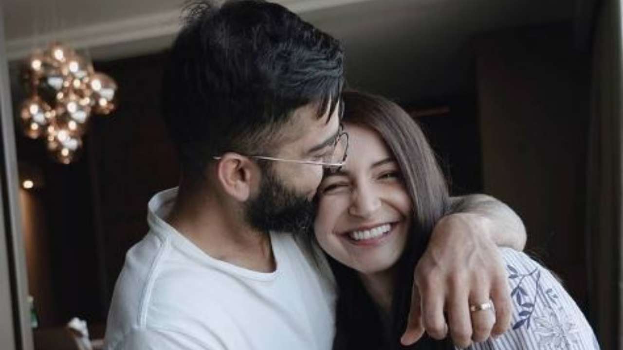 Virat Kohli and Anushka Sharma fans spot Vamika in this photo - Check here