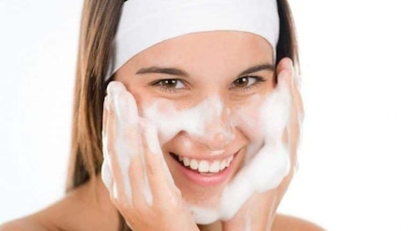 Use salicylic acid based face wash