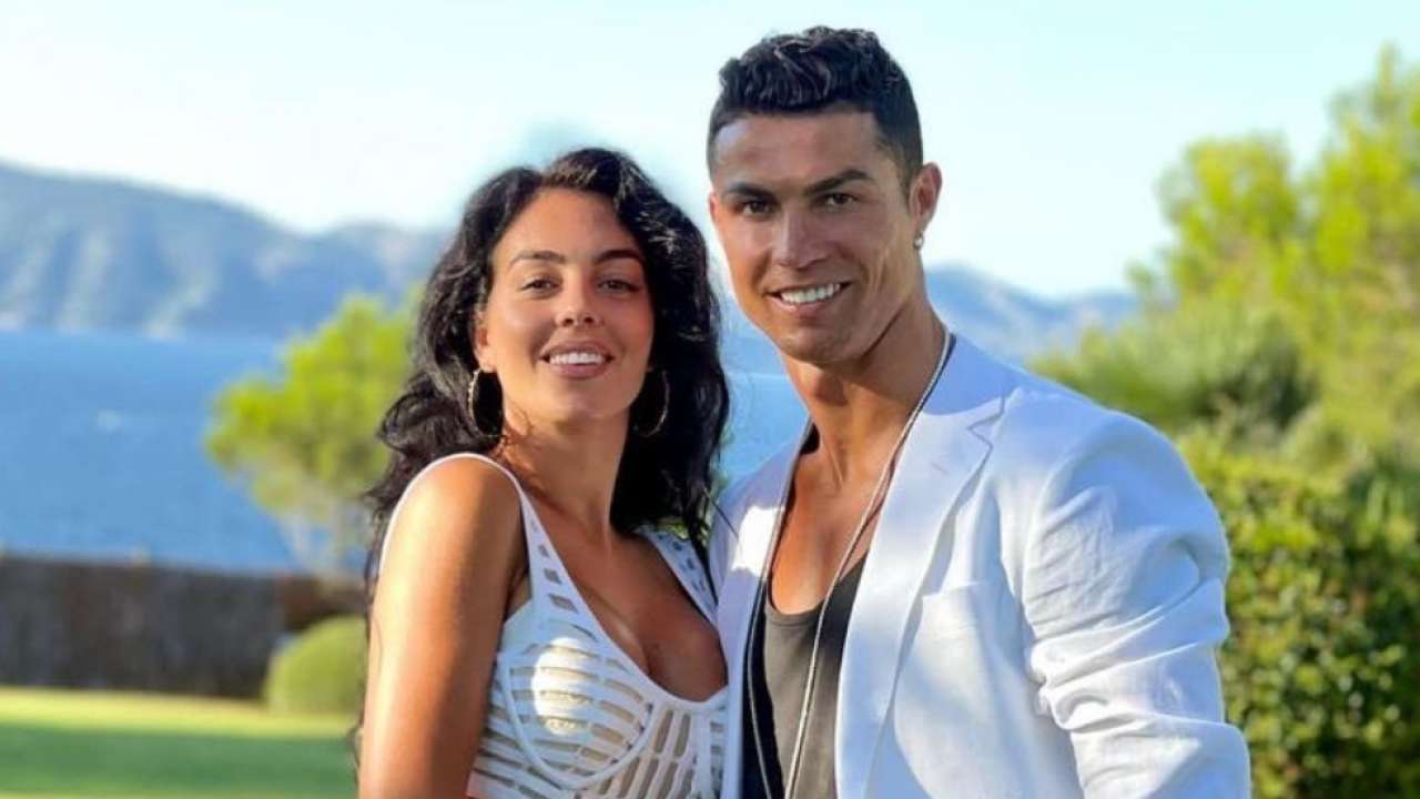 Cristiano Ronaldo Poses With His Queen Georgina Rodriguez Pics Go VIRAL