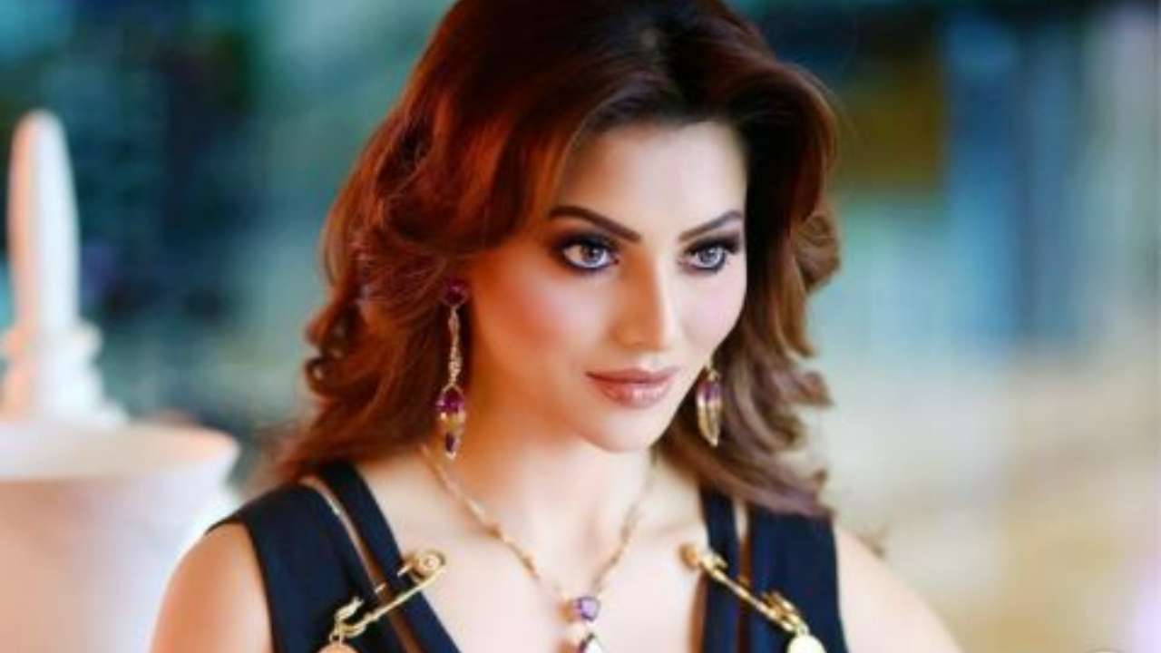 Urvashi Rautela Ki Xxxx Video - In Pics: Urvashi Rautela's most expensive looks - From flaunting Rs 70 lakh  bracelets to donning Rs 58 lakh saree