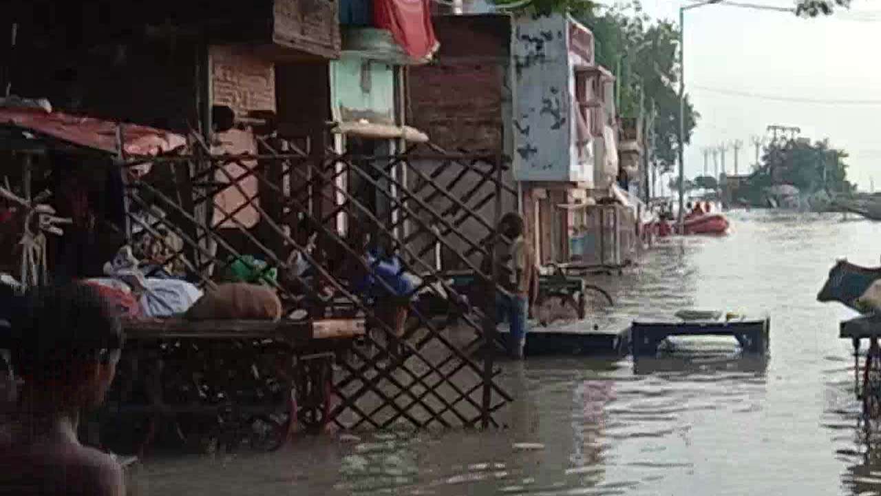 Ganga and Yamuna water levels flowing near danger mark