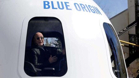 Bidder paid USD 28 million for travel in New Shepard with Jeff Bezos