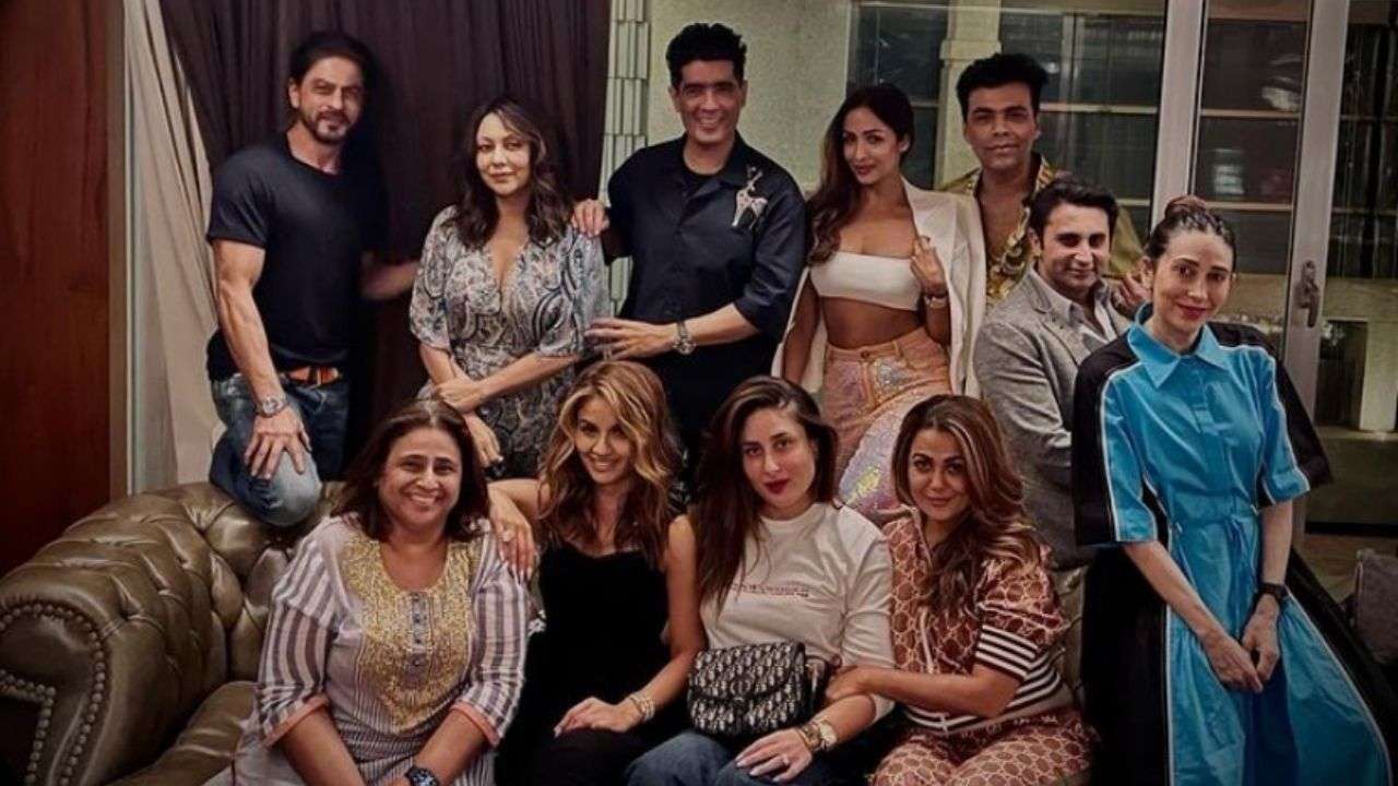 SRK, Kareena Kapoor, Karisma, Karan Johar, Malaika Arora, your favourite stars get together for 'perfect Sunday night'